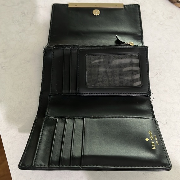 kate spade wallet. - Picture 2 of 10